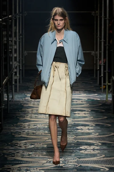 Look 30